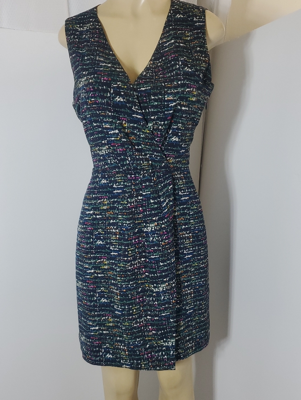 Cooper & Ella Sleeveless Navy Patterned V-Neck Dress Size M